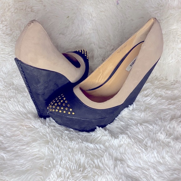 Black and Tan Lovely People Platform Wedges - Picture 2 of 2